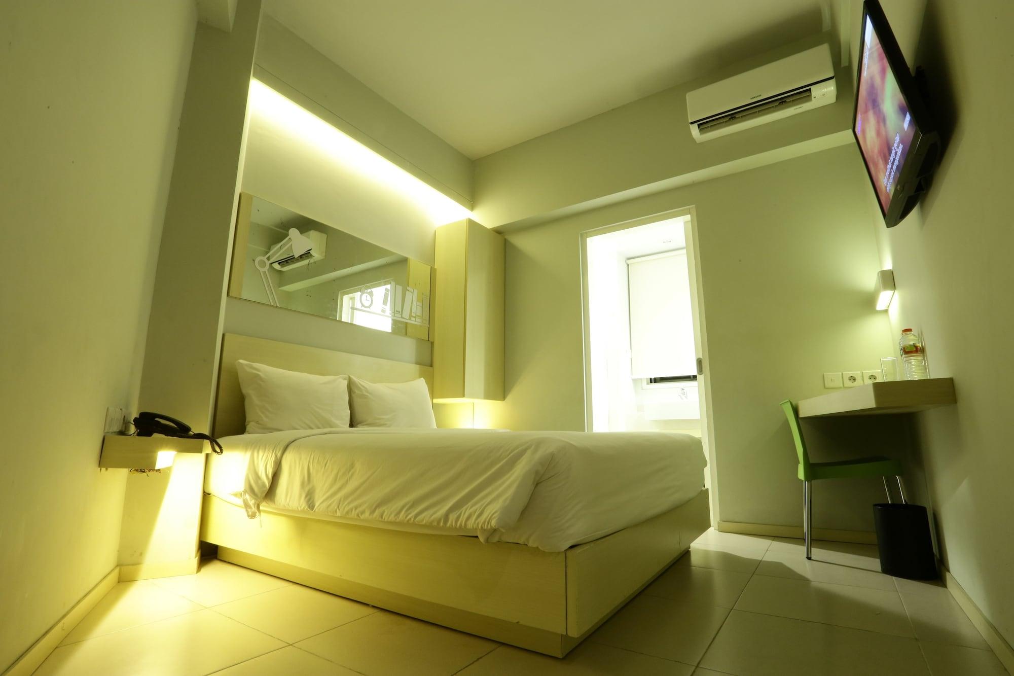 Cleo Hotel Tunjungan Сурабая Экстерьер фото