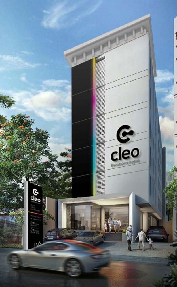 Cleo Hotel Tunjungan Сурабая Экстерьер фото