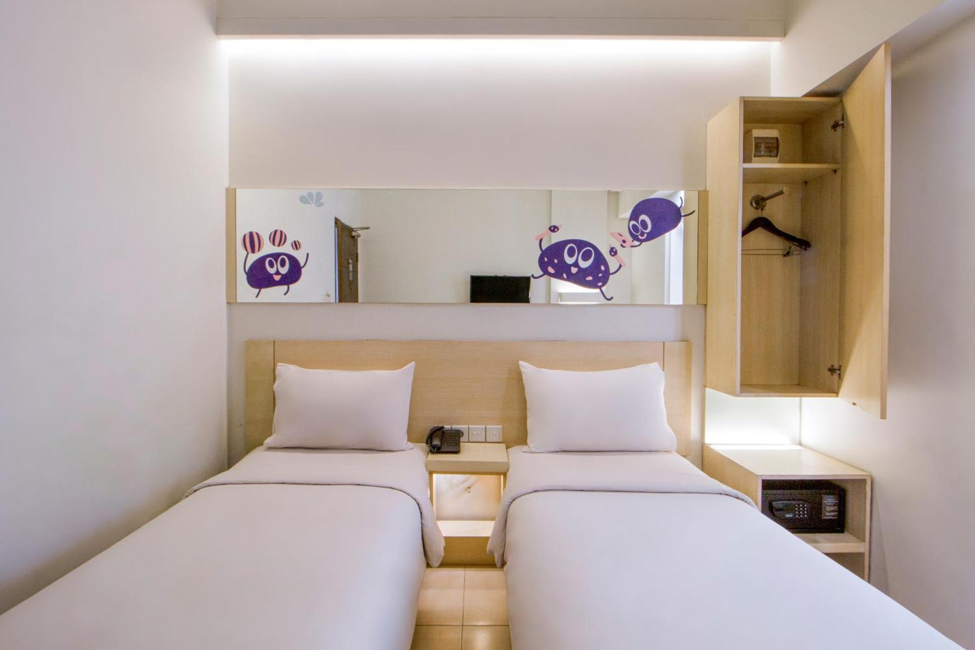 Cleo Hotel Tunjungan Сурабая Экстерьер фото